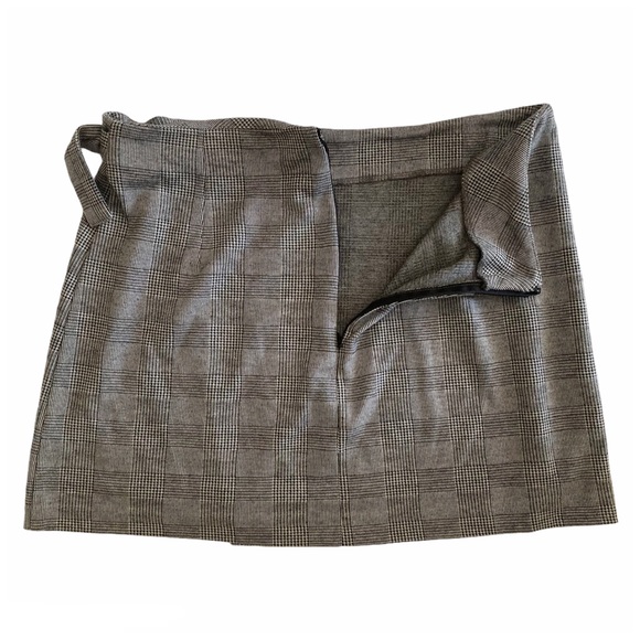 Mossimo Plaid Mini Skirt - 12 - Picture 5 of 10